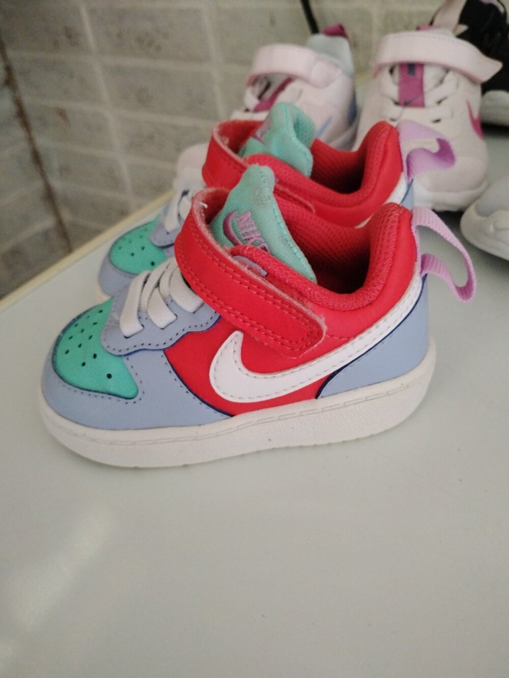 Infant size 3c Nike court Burroughs